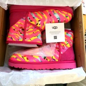 NIB UGG Classic mini tiger flower Taffy pink 9